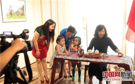 “茶的味道”圖片漂流展在北京舉行