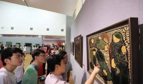 南昌舉辦歷屆全國美展江西優(yōu)秀漆畫展(圖3)