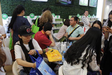 花色可顏亮相美博會(huì)，成為花草“顏王”(圖1)