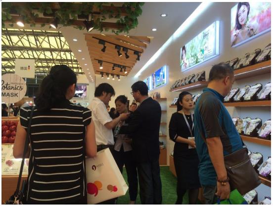 曼秀雷敦攜草本美容液面膜亮相美博會(圖5) “堅持那些不被看見的”—曼秀雷敦攜草本美容液面膜亮相美博會