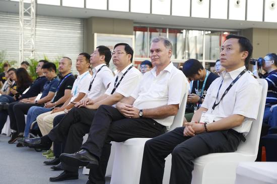 亞洲戶(hù)外展開(kāi)幕:傾心擎戶(hù)外天地(圖3) 亞洲戶(hù)外展開(kāi)幕:傾心擎戶(hù)外天地(圖3)