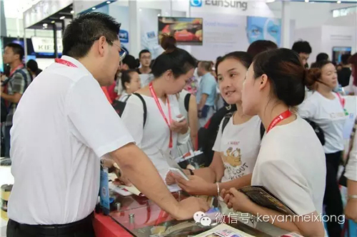 美博會人氣火爆展館——科妍現(xiàn)場分享賺錢模式(圖2) 美博會人氣火爆展館——科妍現(xiàn)場分享賺錢模式(圖2)