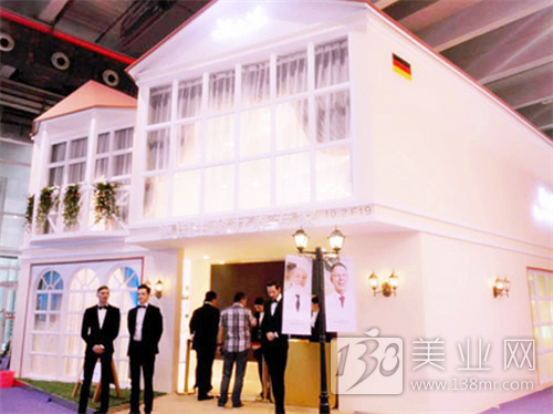 盤(pán)點(diǎn)第43屆美博會(huì)那些特別搶眼的展館(圖6) 盤(pán)點(diǎn)第43屆美博會(huì)那些特別搶眼的展館(圖6)