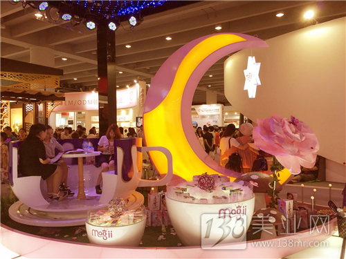 盤(pán)點(diǎn)第43屆美博會(huì)那些特別搶眼的展館(圖2) 盤(pán)點(diǎn)第43屆美博會(huì)那些特別搶眼的展館(圖2)