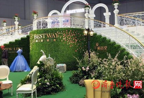 在上海大虹橋美博會(huì)，尋找赫本(圖1)