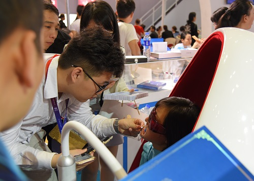 艾絲拉冷光美牙儀——美博會新寵(圖3)